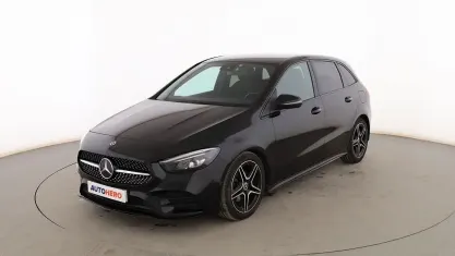 Usado Mercedes B180 AMG line 116 CV (85 kW) 2022 Negro Utilitario