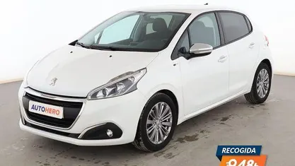 Usado Peugeot 208 Style 75 CV (55 kW) 2016 Blanco Utilitario