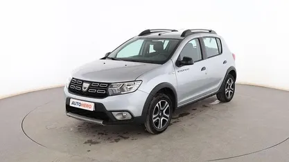 Usado Dacia Sandero 101 CV (74 kW) 2020 Gris Berlina