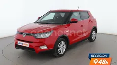 Rojo Usado 2015 Ssangyong Tivoli Limited SUV | 10.499 € (Precio justo)