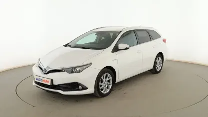 Usado Toyota Auris Touring Sports Active 136 CV (100 kW) 2016 Blanco Familiar