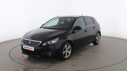 Usado Peugeot 308 Allure 110 CV (80 kW) 2020 Negro Utilitario