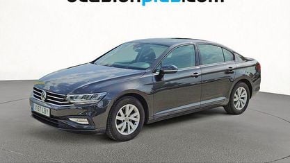 Używany VW Passat Business 120 KM (88 kW) 2019 Szary Sedan/Limuzyna