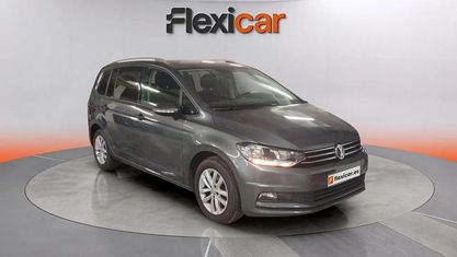 Usado VW Touran Advance 116 CV (85 kW) 2019 Gris Monovolumen