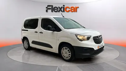 Usado Opel Combo Innovation 100 CV (73 kW) 2020 Monovolumen