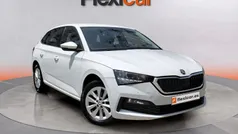Blanco Usado 2023 Skoda Scala Ambition Utilitario | 15.990 € (Precio justo)