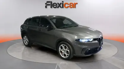 Usado Alfa Romeo Tonale Sprint 131 CV (96 kW) 2023 Gris SUV
