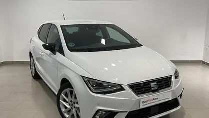 Usado Seat Ibiza FR 110 CV (80 kW) 2022 Blanco Utilitario