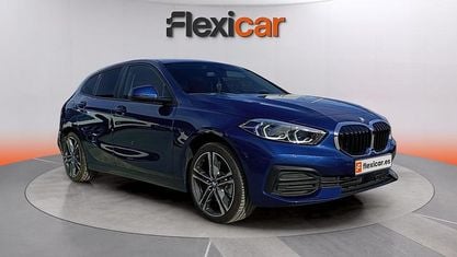 Begagnad BMW 120 190 HK (139 kW) 2021 Blå Halvkombi