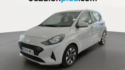 Usado Hyundai i10 67 CV (49 kW) 2024 Gris Utilitario