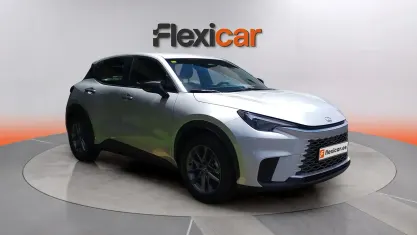 Usado Lexus LBX 136 CV (100 kW) 2025 Gris SUV