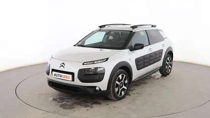 Usado Citroën C4 Shine Edition 110 CV (80 kW) 2016 Blanco SUV