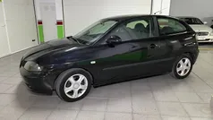 Negro Usado 2006 Seat Ibiza Reference Utilitario | 2900 € (Precio justo)
