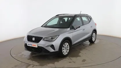 Usado Seat Arona Style 110 CV (80 kW) 2023 Gris SUV