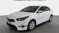 Blanco Usado 2023 Kia Ceed Utilitario | 15.082 € (Buen precio)