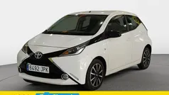 Blanco Usado 2016 Toyota Aygo X-play Utilitario | 9900 € (Precio justo)
