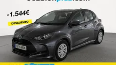 Gris / plata Usado 2022 Toyota Yaris Business Edition Berlina | 15.290 € (Precio justo)