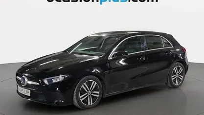 Usado Mercedes A180 116 CV (85 kW) 2022 Negro Utilitario