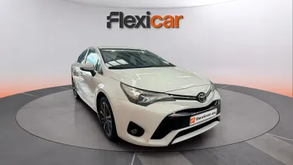 Usado Toyota Avensis Advance 143 CV (105 kW) 2016 Blanco Berlina