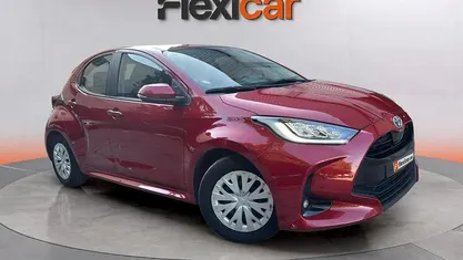 Usado 2023 Toyota Yaris Hybrid Active Berlina | 16.790 € (Super precio)