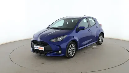 Usado Toyota Yaris Active 116 CV (85 kW) 2024 Azul Utilitario