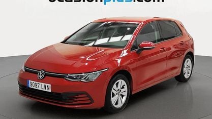 Käytetty VW Golf VIII Life 110 HP (80 kW) 2022 Punainen Viistoperä