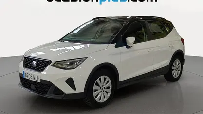 Usado Seat Arona Style 110 CV (80 kW) 2023 Blanco SUV