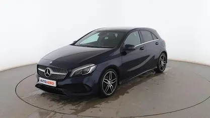 Usado Mercedes A200 AMG line 135 CV (99 kW) 2016 Azul Utilitario
