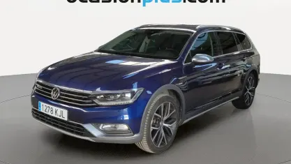 Usado VW Passat Alltrack 220 CV (161 kW) 2018 Azul Familiar