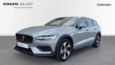 Otro Usado 2024 Volvo V60 CC Core Familiar | 40.990 € (Buen precio)