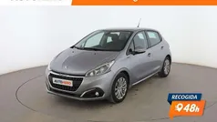 Usado 2018 Peugeot 208 Signature Sky Utilitario | 8199 € (Precio justo)