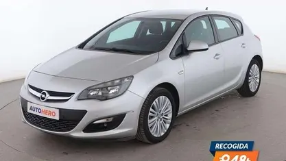 Usado 2015 Opel Astra Selective Utilitario | 7599 € (Precio justo)