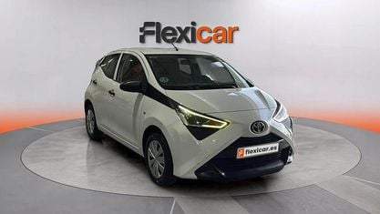 Usado Toyota Aygo X-play 72 CV (52 kW) 2022 Blanco Utilitario