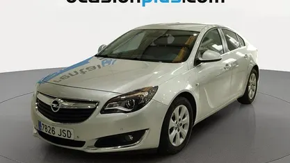Usado Opel Insignia Business 136 CV (100 kW) 2016 Gris plata Berlina
