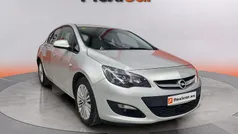 Usado 2015 Opel Astra Selective Berlina | 8990 € (Buen precio)