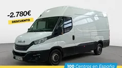 Blanco Usado 2023 Iveco Daily Berlina | 30.590 € (Precio justo)