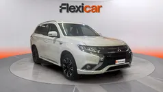 Blanco Usado 2018 Mitsubishi Outlander P-HEV SUV | 20.290 € (Precio justo)