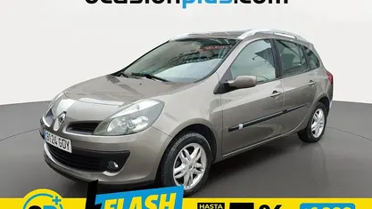 Usado Renault Clio GrandTour Dynamique 86 CV (63 kW) 2008 Beige Familiar