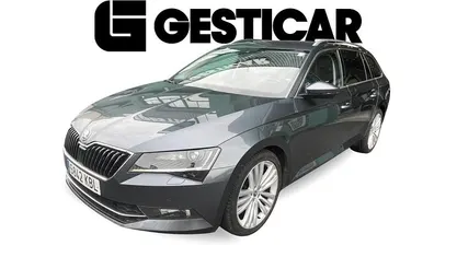 Usado Skoda Superb Style 150 CV (110 kW) 2017 Familiar