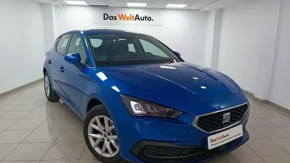 Usado Seat Leon Style 110 CV (80 kW) 2024 Azul Utilitario