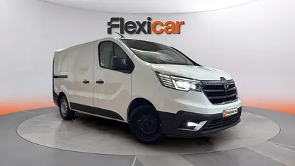 Usado Renault Trafic 110 CV (80 kW) 2023 Blanco Monovolumen