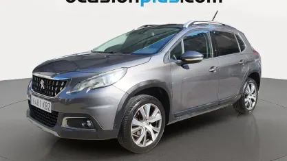 Usado Peugeot 2008 Allure 120 CV (88 kW) 2017 Gris SUV