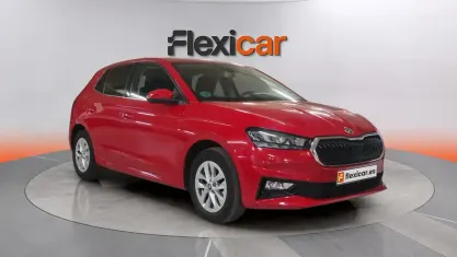 Usado Skoda Fabia Selection 116 CV (85 kW) 2025 Rojo Utilitario