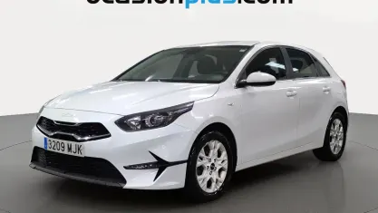 Usado Kia Ceed 136 CV (100 kW) 2023 Blanco Utilitario