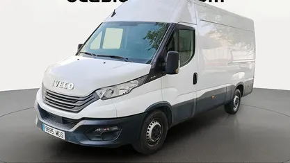 Usado Iveco Daily 156 CV (114 kW) 2023 Blanco Familiar