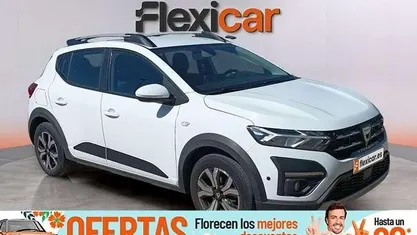 Usado Dacia Sandero Comfort 91 CV (66 kW) 2022 Blanco Utilitario