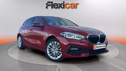 Begagnad BMW 118 136 HK (100 kW) 2022 Röd Halvkombi