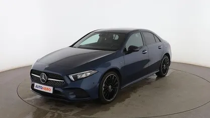 Azul Usado 2021 Mercedes A250 AMG line Berlina | 29.899 € (Precio justo)