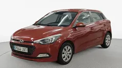 Rojo Usado 2017 Hyundai i20 Utilitario | 12.082 € (Precio justo)