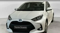 Usado 2024 Toyota Yaris Hybrid Active Berlina | 22.950 € (Precio justo)